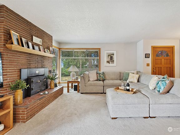5th image of 10205 NE 116th Street