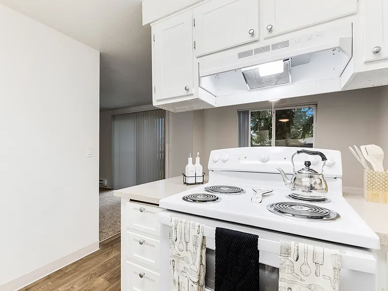 East Park Place Apartments — Photo 9
