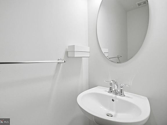 4th image of 128 Cricket Dr