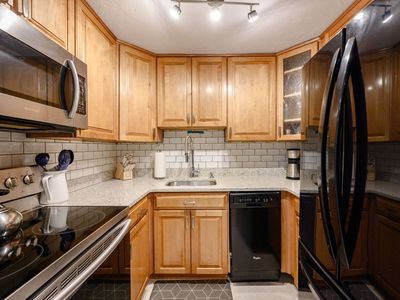 53 Will Dr Unit 143, Canton, MA, 02021