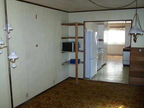 4th image of 1204 Thomas Ave