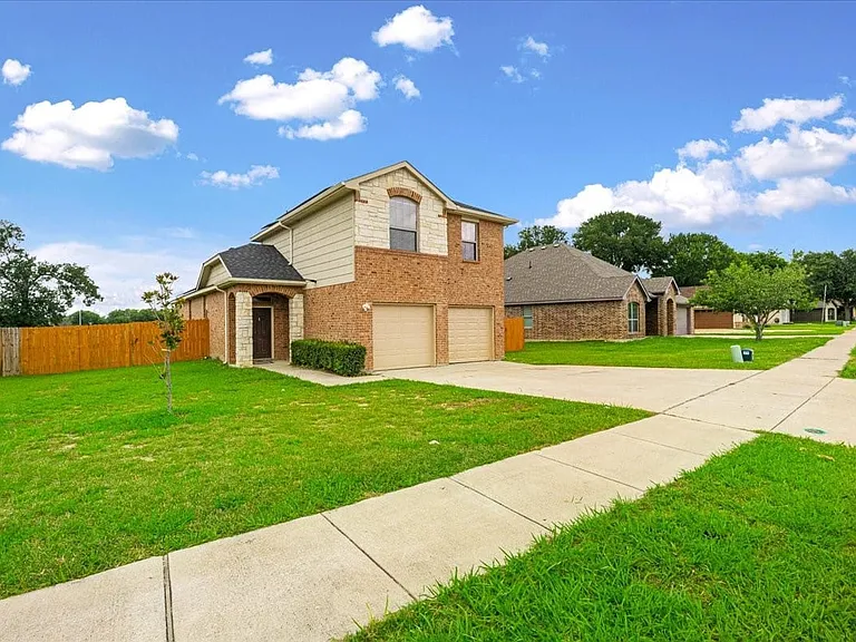 710 Woodcrest Dr — Photo 25