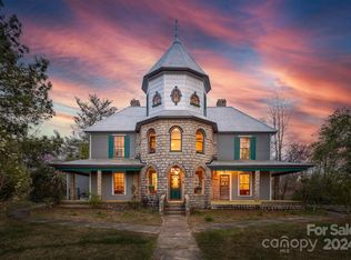 53 Hennessee St, Morganton, NC 28655