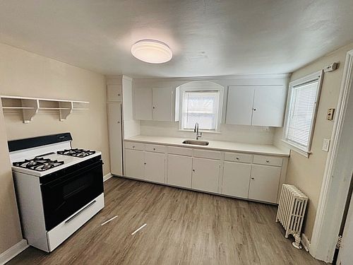 1st image of 18 Ellwood St