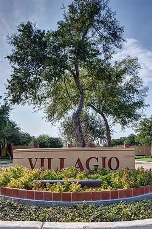 3 bed, 3.0 bath, 1583 sqft, $1,900 — Photo 2