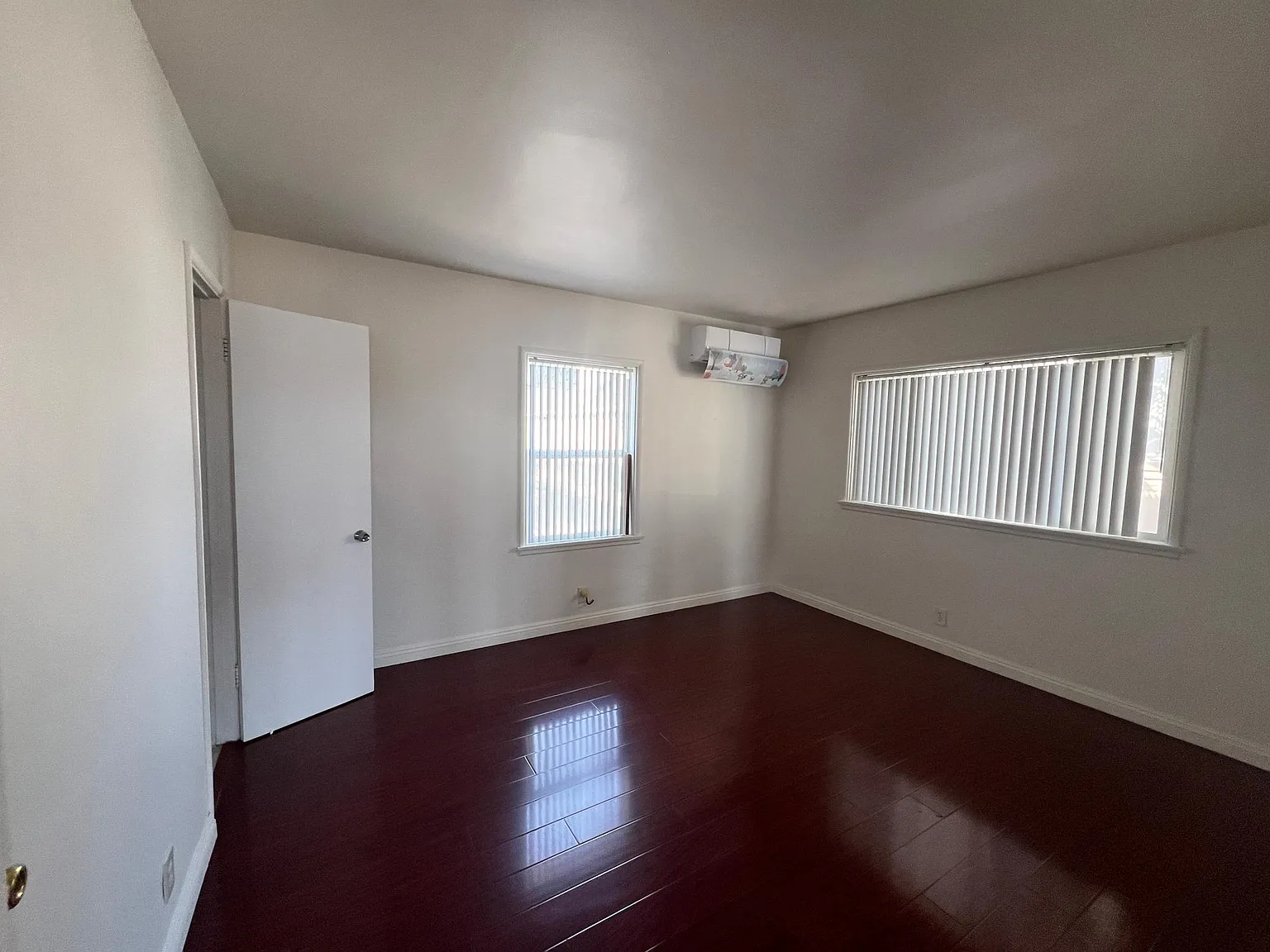 2 bed, 600 sqft, $2,100 — Photo 4