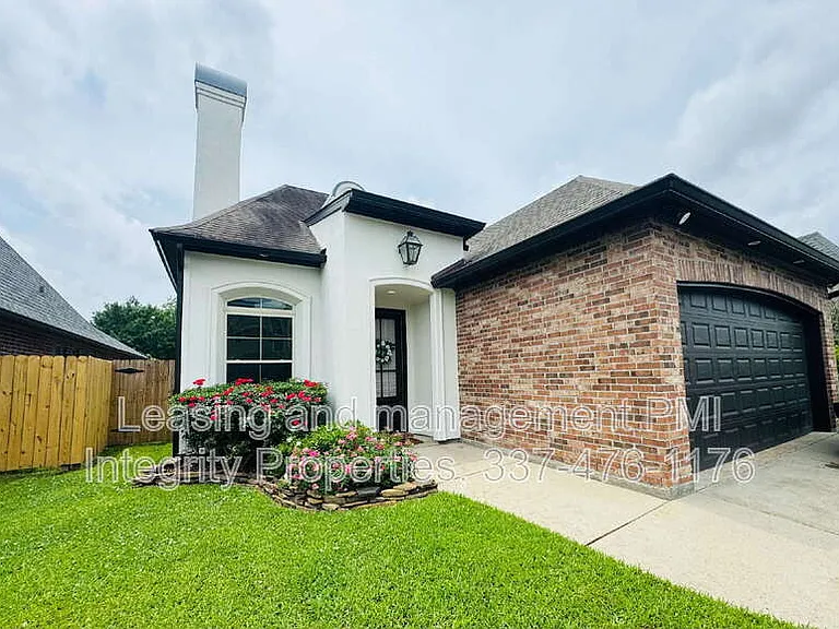 303 Barataria Bay Point — Photo 1
