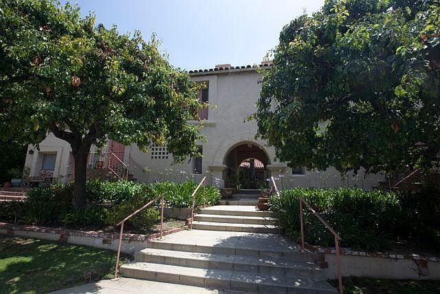 1st image of 216 S Poinsettia Pl