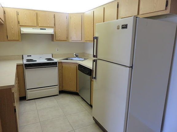 5th image of 3664 Alder Dr APT B2