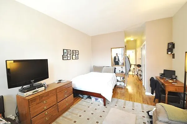 Rented by Keller Williams NYC | media 20
