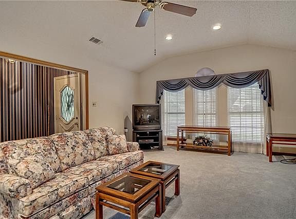3rd image of 3009 Destin Dr