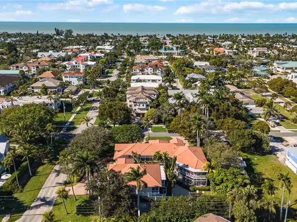 611 10th AVE S #B2, NAPLES, FL 34102