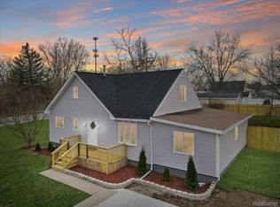 424 S Saginaw St, Lapeer, MI