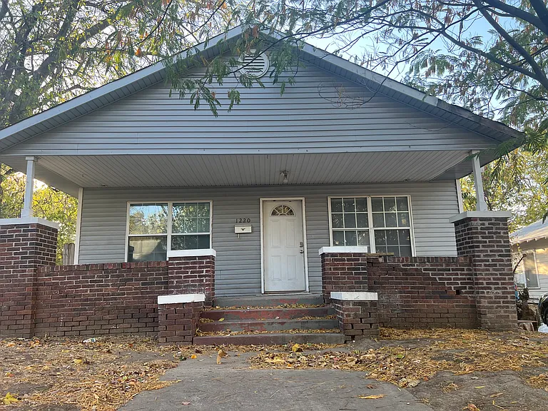 1220 S Quincy Ave — Photo 27