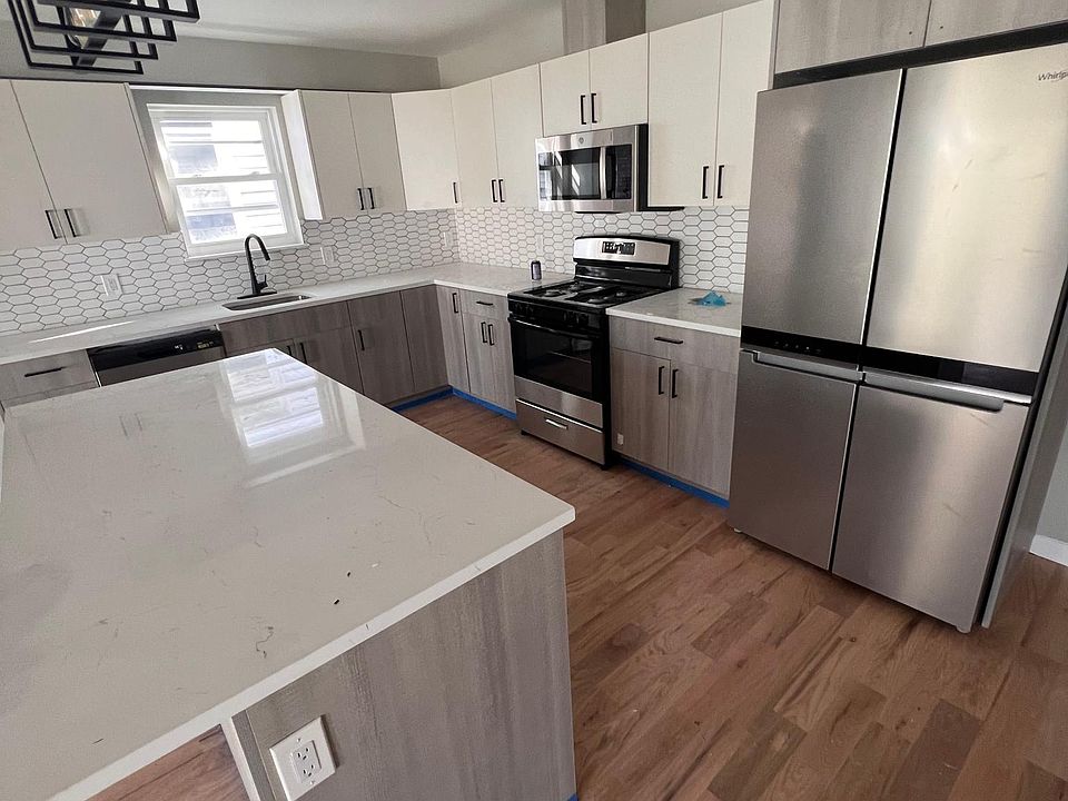 1st image of 176 N 18th St #2