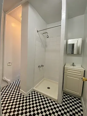 Rented by Peter R. Hungerford, LREB | media 28