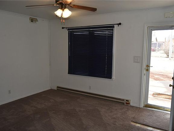 5th image of 1208 Crestview Dr