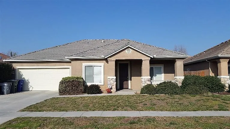 6030 E Fountain Way photo 1