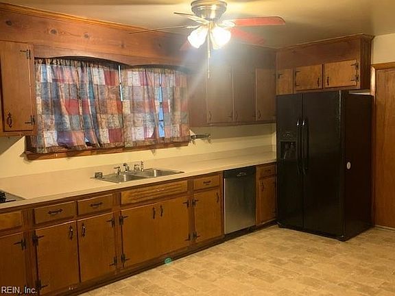 4th image of 3809 Aspin St