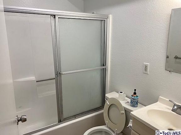 5th image of 1131 E Chestnut St #2