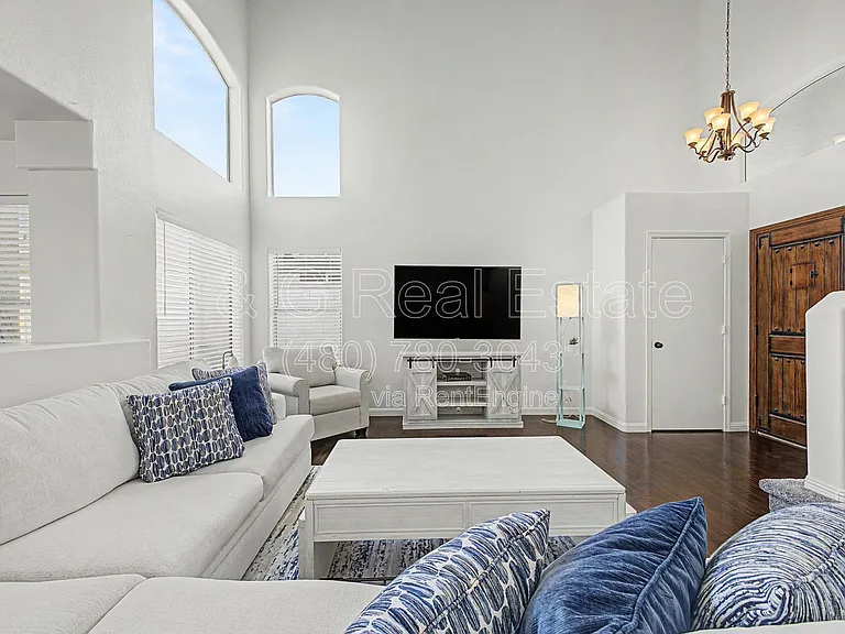 3910 E Rosemonte Dr — Photo 5
