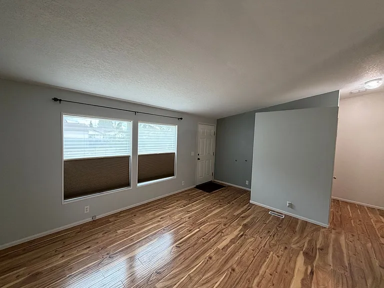 175 S 69th Pl — Photo 2
