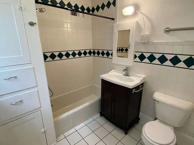 212 Smith St #1 — Photo 9
