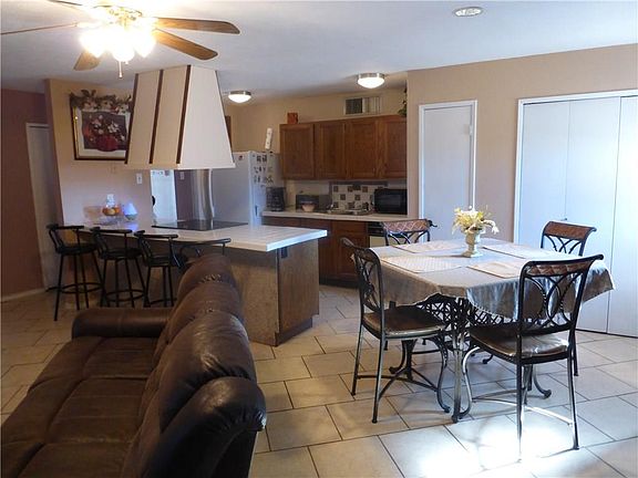 4th image of 5404 Baker Dr