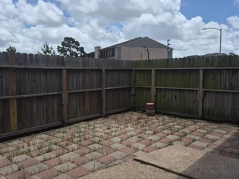 738 Coolwood Dr #B — Photo 16