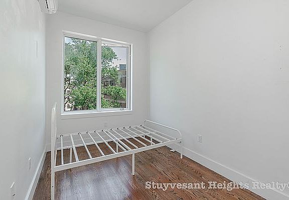 4th image of 194 Scholes St #3R