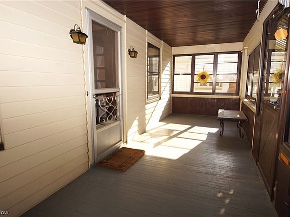 3rd image of 16400 Melgrave Ave