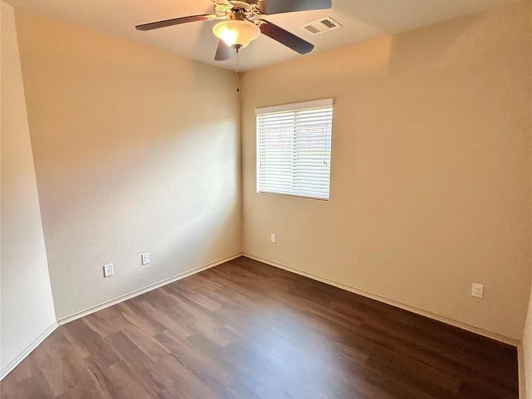 5202 Lilac Hollow Ln — Photo 12