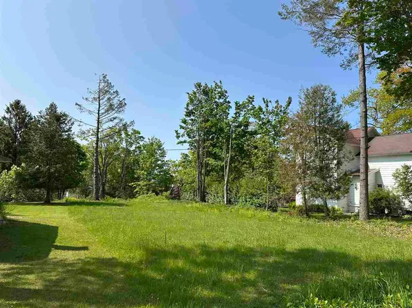 444 W Summit St, Harbor Springs, MI 49740