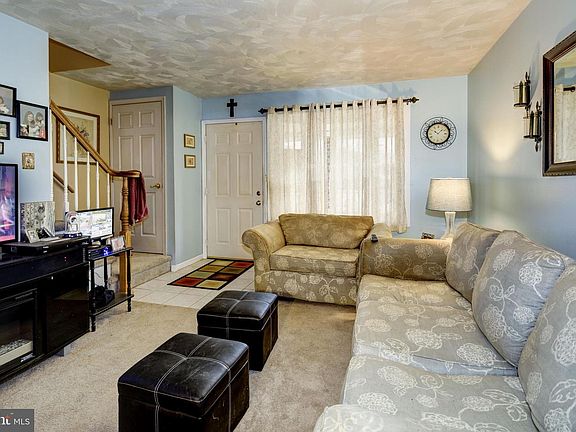 3rd image of 462 Seward Ave