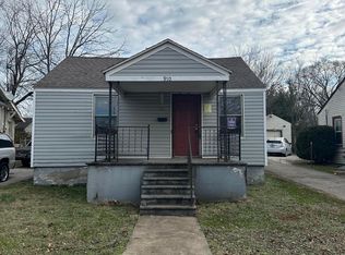 910 S Newton Ave, Springfield, MO 65806