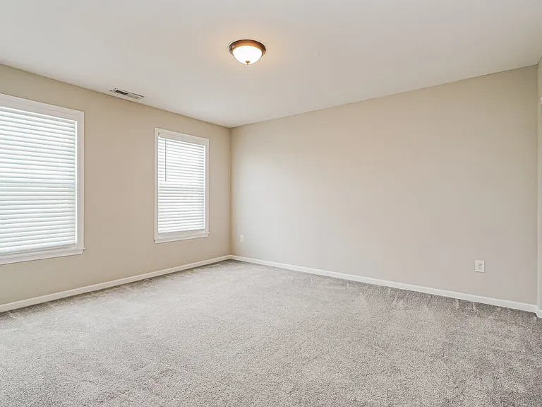 4996 Crestbrook Dr — Photo 15