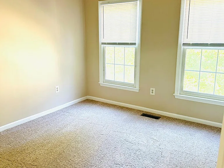 1005 Grand Oak Way — Photo 13