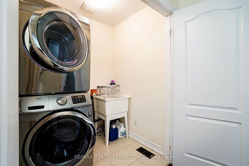 Brampton Townhouse for rent - 3 Bedrooms — photo 26