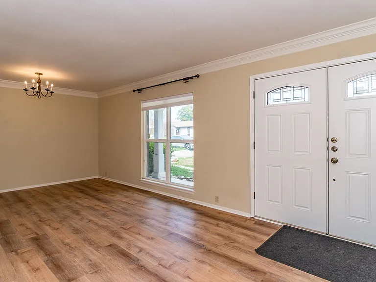 4146 Longvale Dr — Photo 5