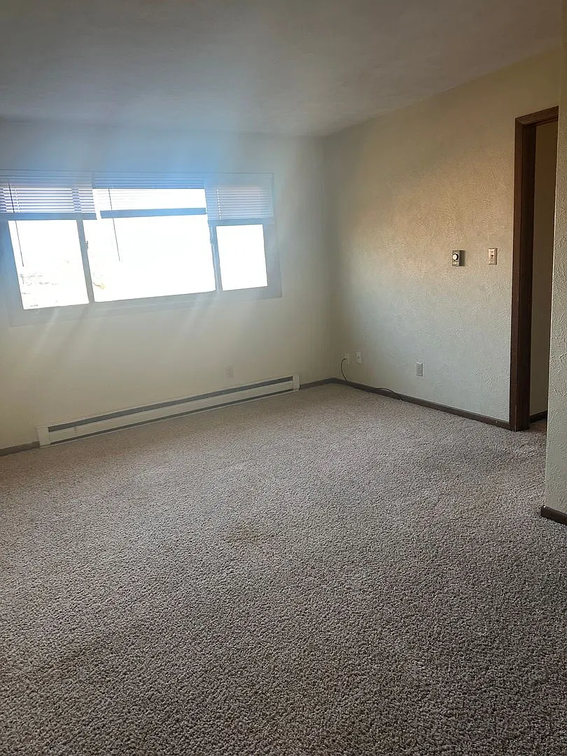 Meadowview Apartments — Photo 2
