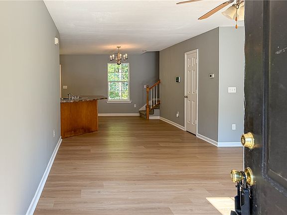 4th image of 88 Birdsong Ln