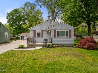 1136 Nela Pkwy, Toledo, OH 43615