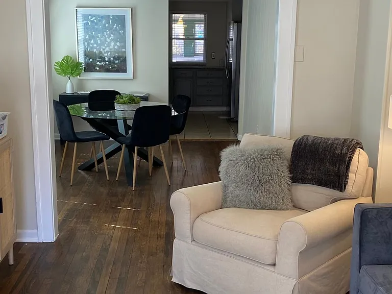 4424 Lloyd St — Photo 3