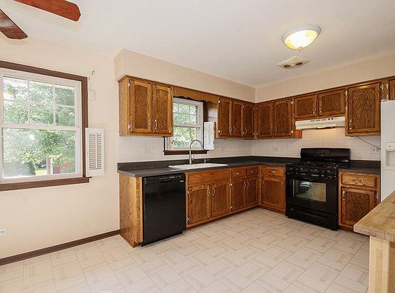 5th image of 1436 Spruce Ln