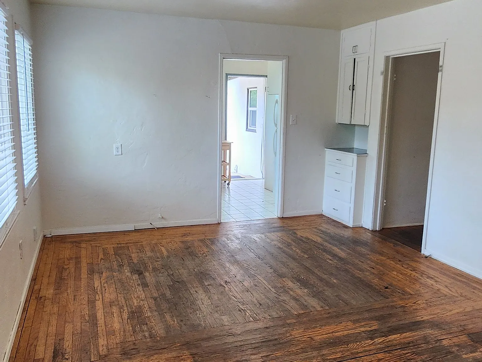 4 bed, 1262 sqft, $7,200 — Photo 3