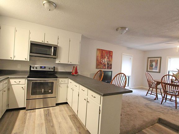 2nd image of 107 Cypress Holw