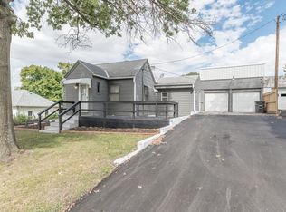 812 Palmer St, Oakland, IA 51560