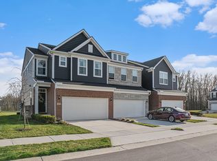 2817 Fairgrove Crescent Dr, Ann Arbor, MI 48108