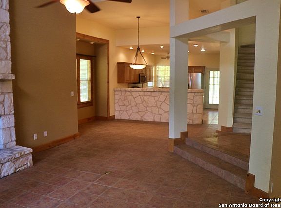 3rd image of 134 Woodland Blvd