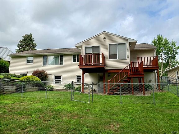5th image of 209 Stoney Dr
